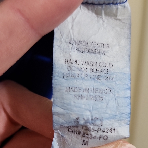 Blue Crop Top with Short Sleeves and Cut Out Design - Picture 6 of 6